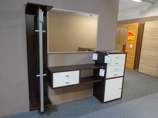 Xelo Předsíňová stěna