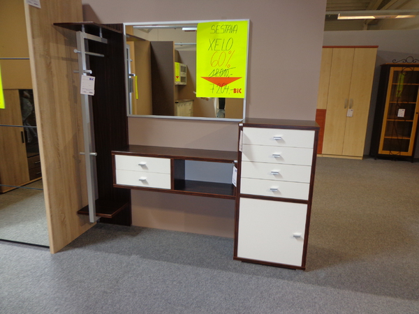 Xelo Předsíňová stěna